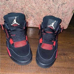 jordan 4 (size 9.5)
